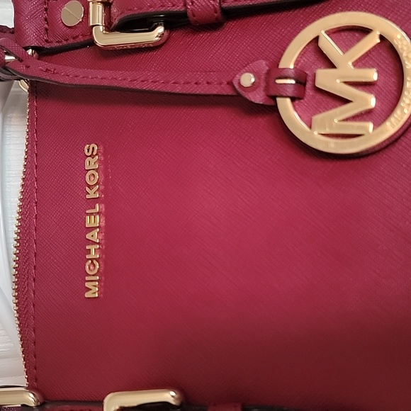 Dark red Michael Kors satchel purse with shoulder strap - Picture 2 of 4